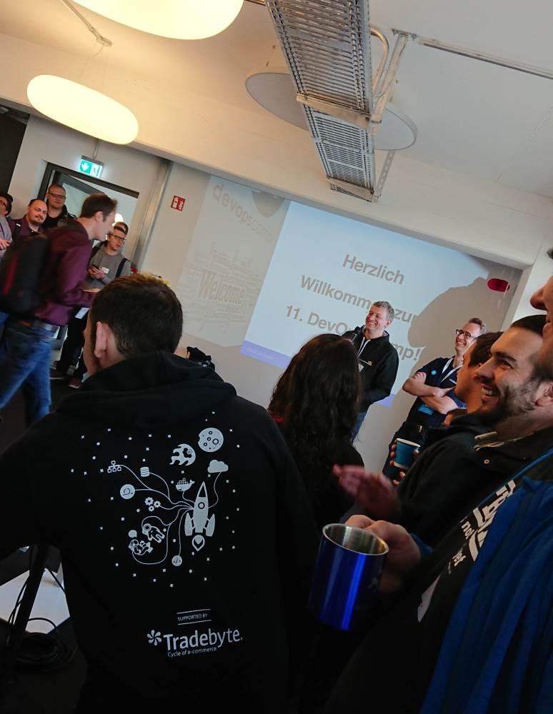 11_devops_camp-begruessung.jpg
